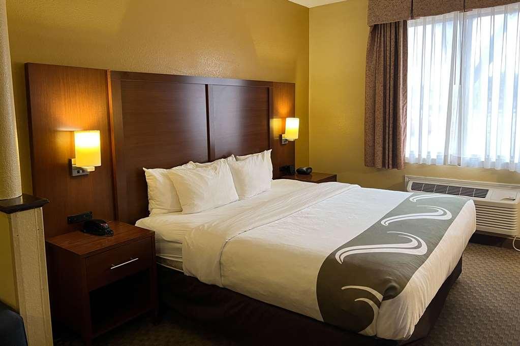 Quality Suites Midland North Loop 250 Bilik gambar